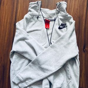 NIKE HALF-ZIP!